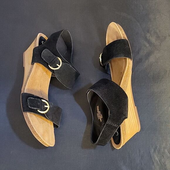 BRAND NEW SOFFT VADEN WEDGE SANDAL - Picture 8 of 16